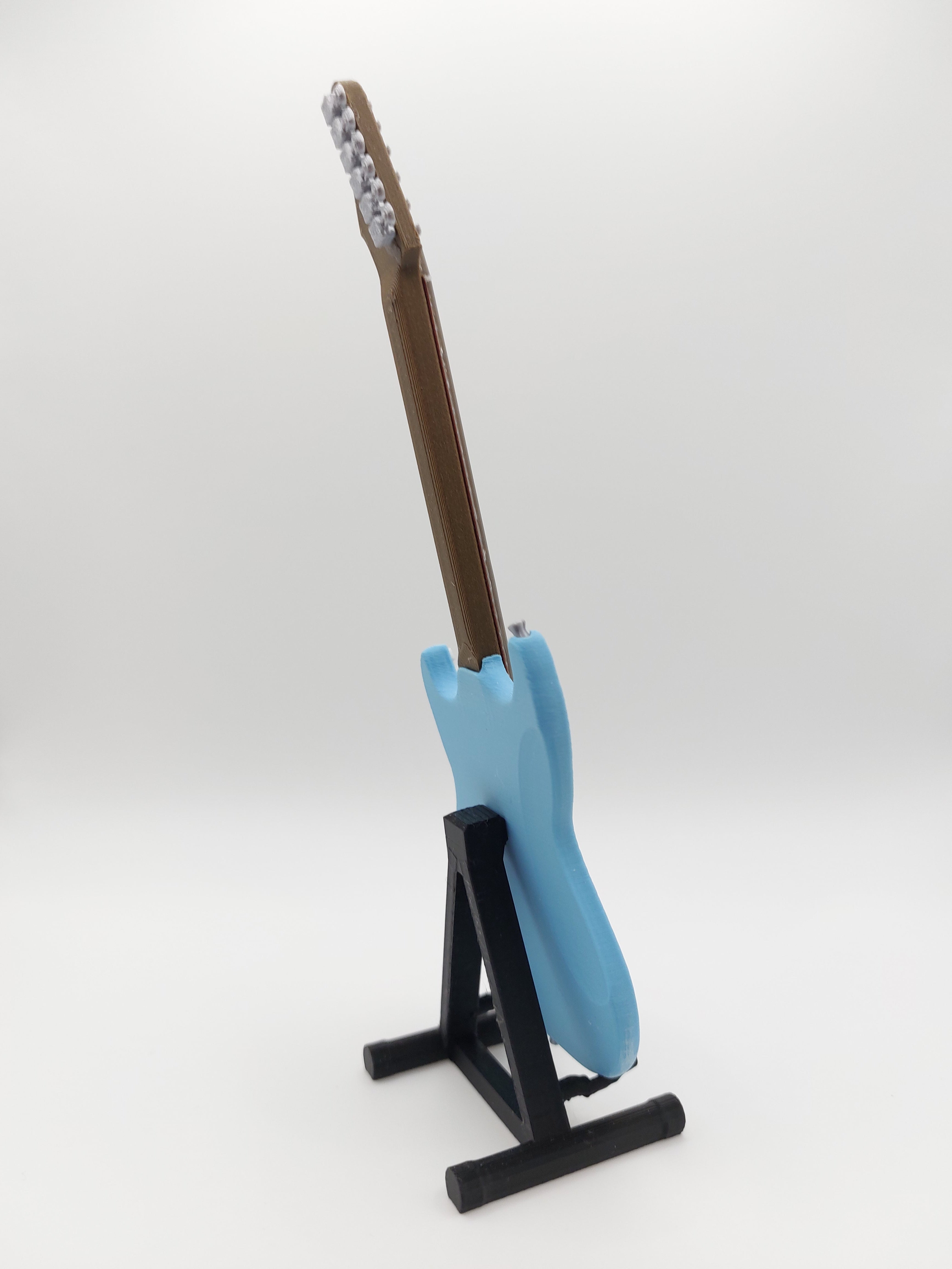 Miniatur E-Gitarre mit Gitarrenständer Im Maßstab 1:6