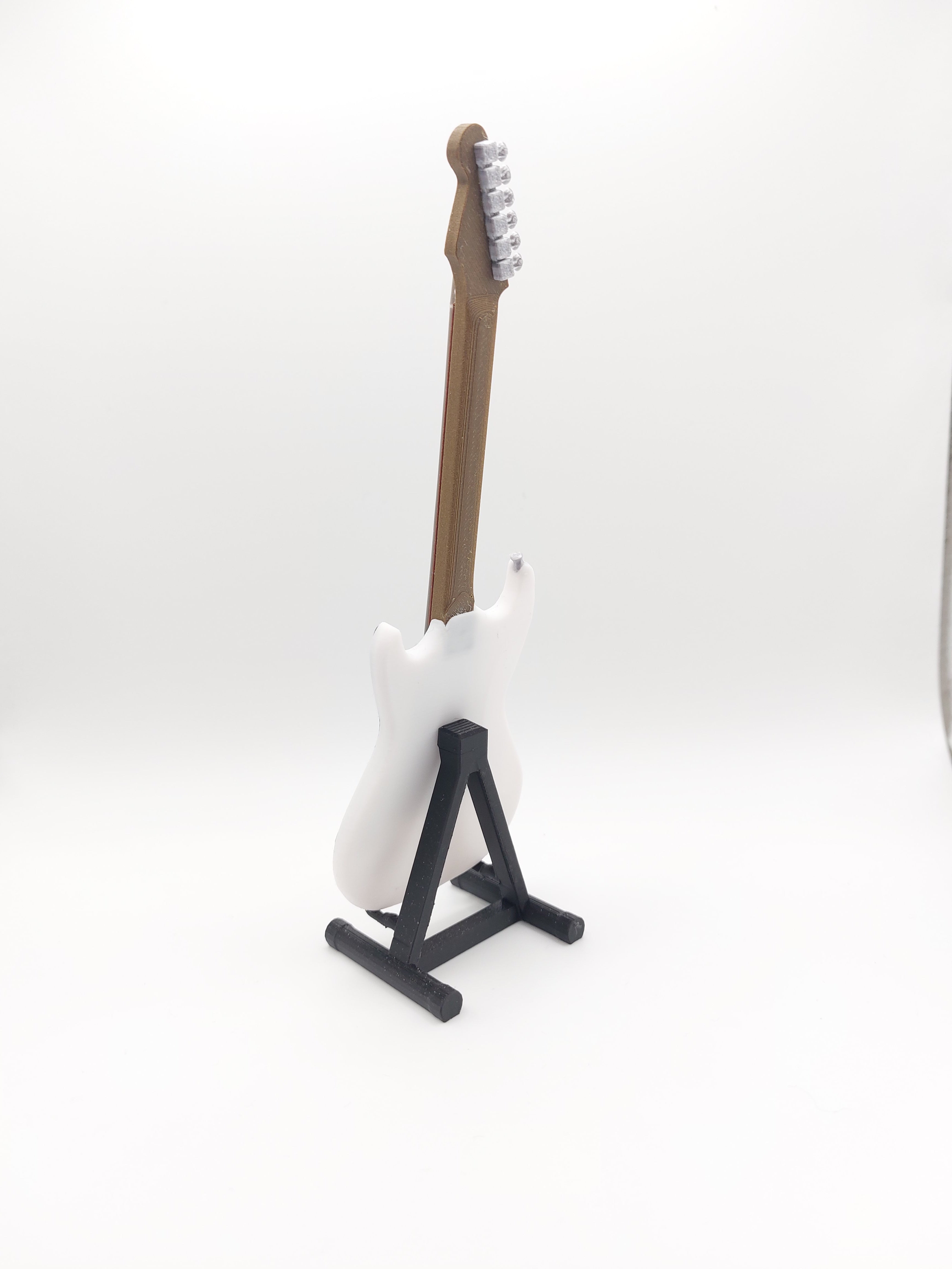 Miniatur E-Gitarre mit Gitarrenständer im Maßstab 1:6