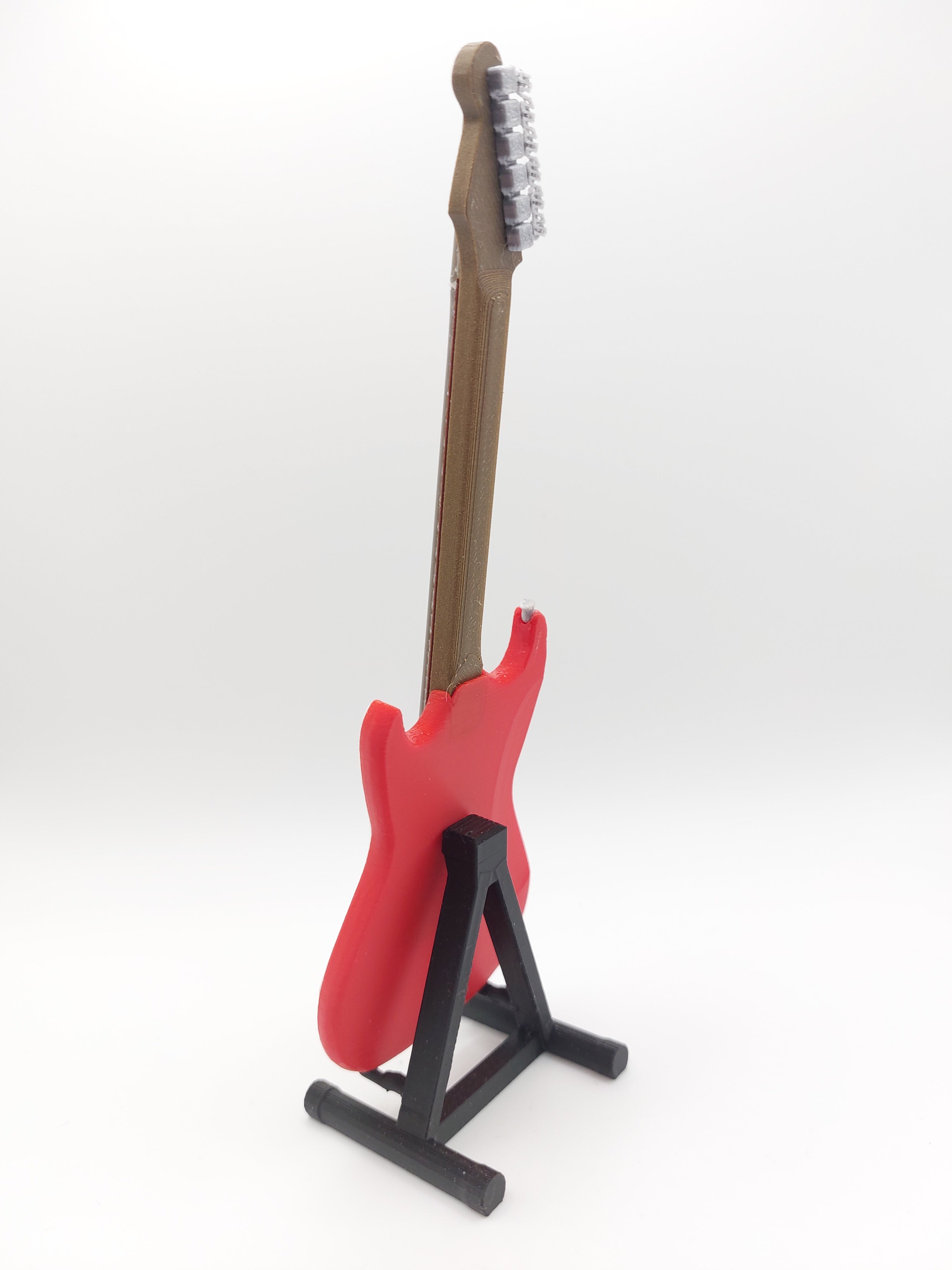 Miniatur E-Gitarre mit Gitarrenständer im Maßstab 1:6