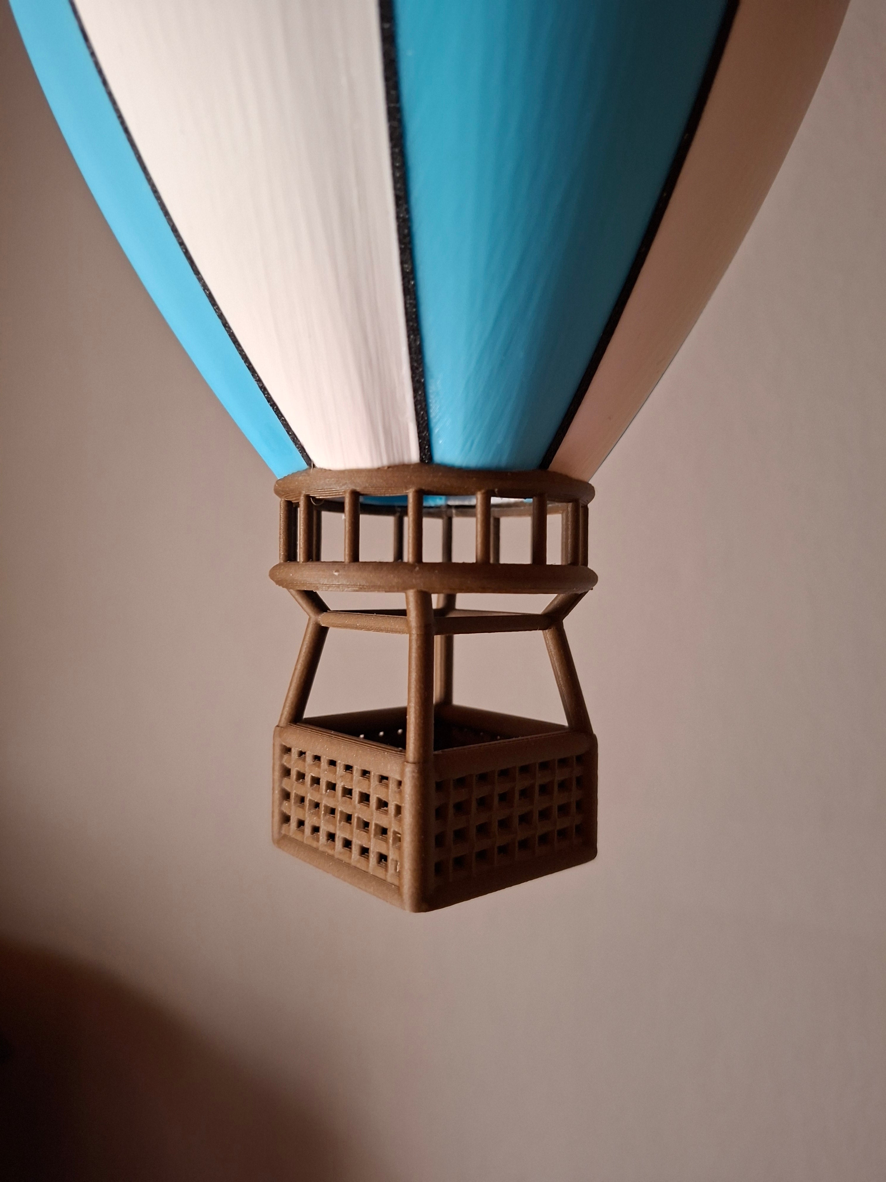 Heißluftballon Maßstab 1:87 in Einzelteilen gedruckt und Montiert Blau/Weiß